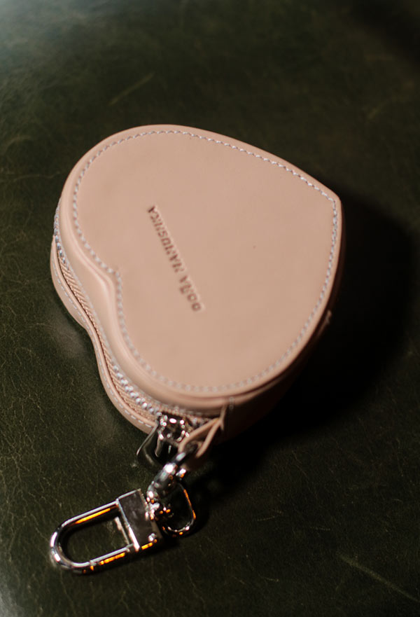 Heartbeat Pouch Charm Nude - Imagen 2